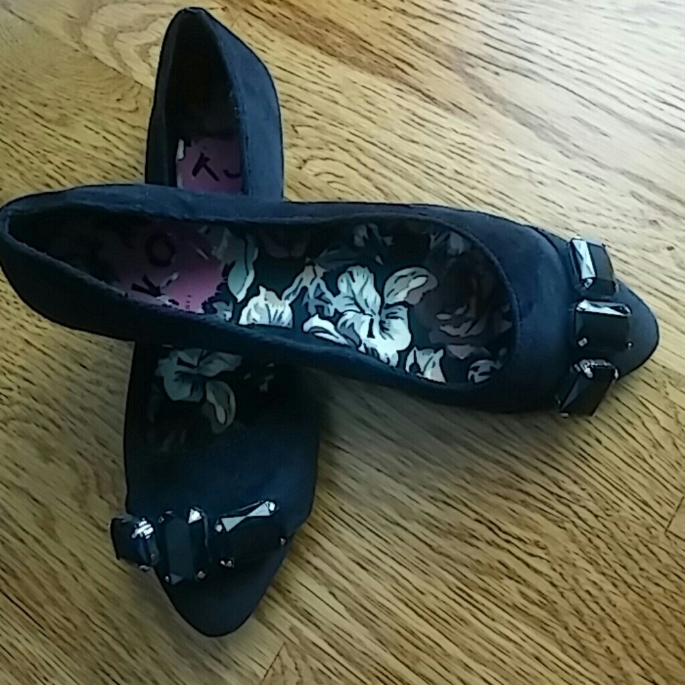 K 9 Suede Women's Black Shoes